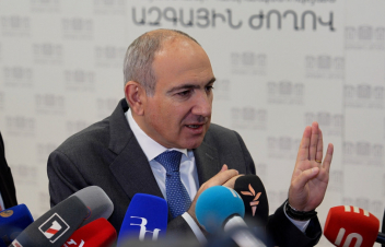 Առաքելական եկեղեցուն ոչինչ ավելի մեծ վնաս չի հասցնում, որքան Կտրիճ Ներսիսյանի ներկայությունը. Փաշինյան