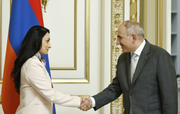 Վարչապետն ընդունել է Աշխարհի և Եվրոպայի չեմպիոն Նազիկ Ավդալյանին