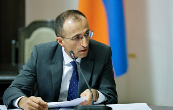 Հերթական նորաթուխ «փորձագետը» livenews-ի եթերում հերթական սուտն է հրամցնում հասարակությանը, թե իբր մենք պատրաստվում ենք բարձրացնել կենսաթոշակային տարիքը․ Թորոսյան