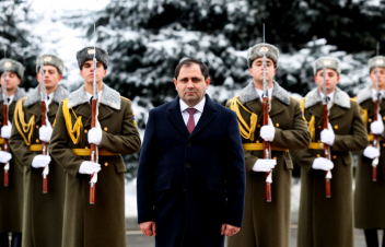 2026-ը դիմավորում ենք առկա խնդիրները հետևողականորեն լուծելու վճռականությամբ․ Պապիկյանի ուղերձը