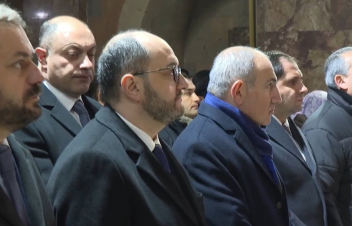 Վարչապետը մասնակցում է Սուրբ Ծննդյան ճրագալույցի պատարագին. ուղիղ