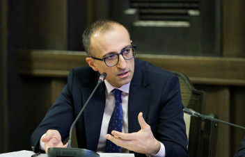 Իհարկե, կարելի է թալանել երկիրը և ստանալ 1 դրամ աշխատավարձ. ուղիղ այդպես էլ արել են ու չեն թաքցնում. Թորոսյան