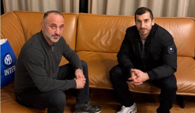 Հայաստանի ազգային հավաքականի գլխավոր մարզիչ Եղիշե Մելիքյանը հանդիպել է Հենրիխ Մխիթարյանի հետ