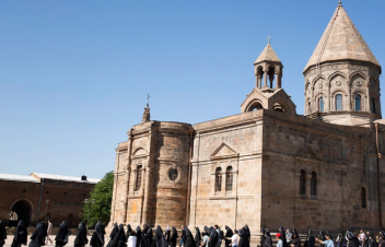 Գերագույն հոգևոր խորհրդի 4 աշխարհիկ անդամ հրավիրվել է ՀՀ քննչական կոմիտե. ովքեր են նրանք