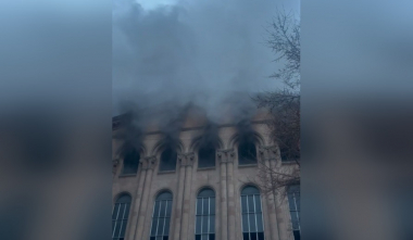 Խոշոր հրդեհ Ազատության պողոտայի շինություններից մեկում. դեպքի վայր է մեկնել 4 մարտական հաշվարկ