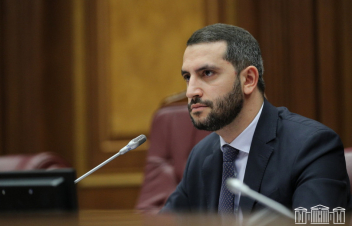 Պի՛ղծ տասովշիկներ, Հայաստանում կա միայն մեկ «եղանակի նաչալստվա», և դա ժողովուրդն է. Ռուբինյան