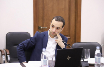 Թե բա՝ «ՔՊ-ի վրով պռագոն են արել գողերը, ով պիտի ընտրե ՔՊ, բ*-ի տղա է», սրանց բոլորի տեղը բանտն է. Իոաննիսյան