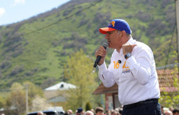 Մանկապարտեզ, դպրոց ենք կառուցում, ասում են ադրբեջանցիների համար, մեր երեխեքին նայում՝ ադրբեջանցի եք տեսնո՞ւմ