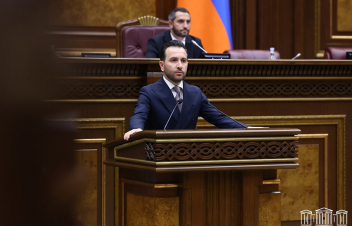 Իմ կինը «ՀայՓոստ»-ի պատմության մեջ ամենացածր աշխատավարձ ստացող տնօրենն է․ Կոնջորյան