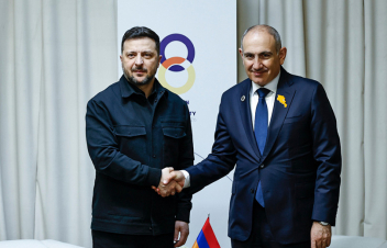 Փաշինյանն ու Զելենսկին հեռախոսազրույց են ունեցել. հայտնի են քննարկման մանրամասները
