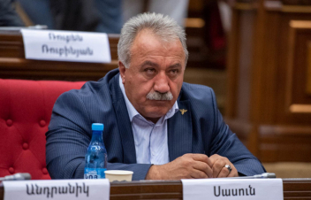 Սպարապետը ասաց՝ Քոչարյանին բերեք, հետո բոլորին գնդակահարեցին, մնաց մենակ «ցար ի բոգ» Քոչարյանը. Միքայելյան