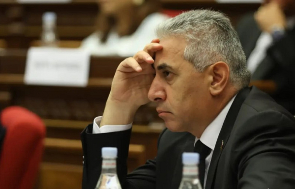 Ինչու է «Ուժեղ Հայաստան»-ը ԱԺ-ում Էդգար Ղազարյանի տեղը փոխել