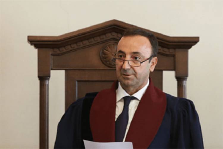 ՍԴ նախագահ Հրայր Թովմասյանն ու երեք դատավորներ կփոխարինվեն