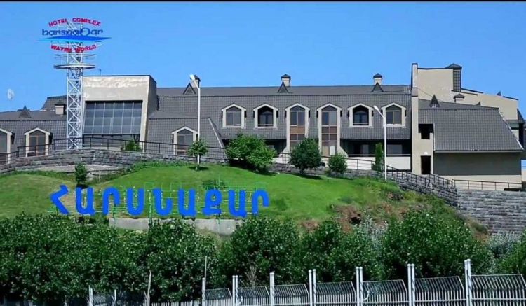 Խուզարկություն են կատարում Սևանի Հարսնաքար հյուրանոցային համալիրում․ փաստաբան