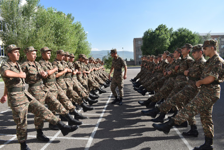 Նորակոչիկներն անցկացրել են շարային պատրաստության պարապմունք