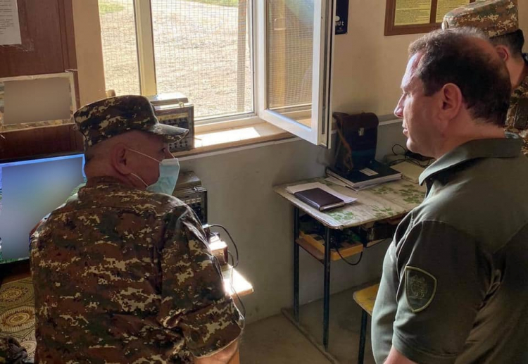 Դավիթ Տոնոյանն այցելել է ՀՀ արևմտյան սահմանագոտի, որտեղ ՀՀ ԶՈւ-ն տեղադրել են նոր մարտական հենակետ (լուսանկարներ)
