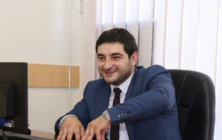 Ցեխը թող սարքը պատրաստի, քարերը թող սարքերը ջարդեն և այդպես շարունակ. պատգամավոր