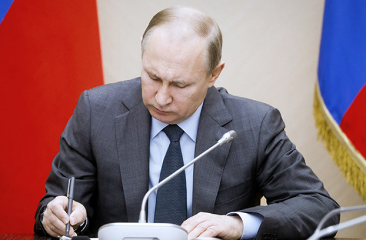 Պուտինը օրենք է ստորագրել ՌԴ֊ում եռօրյա քվեարկության մասին