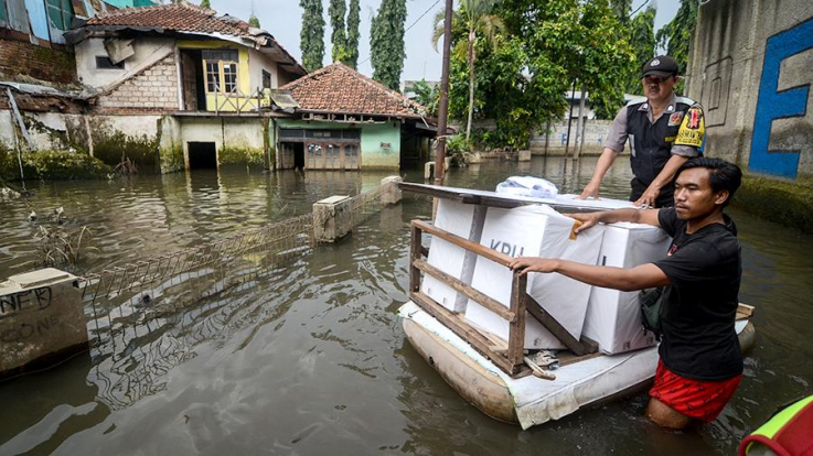 Ինդոնեզիայում ջրհեղեղի պատճառով հազարավոր մարդիկ մնացել են անօթևան