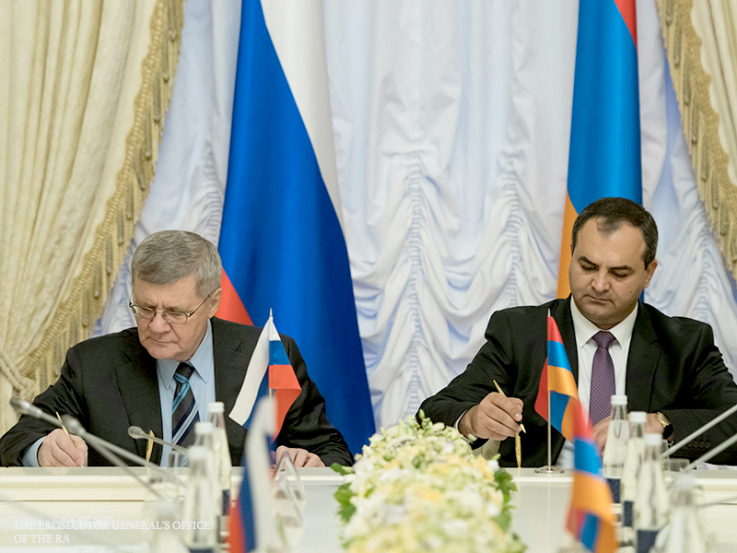 Արթուր Դավթյանը հանդիպել է ՌԴ գլխավոր դատախազ Իգոր Կրասնովի հետ. ստորագրել են 2021-2022թթ. համագործակցության ծրագիրը