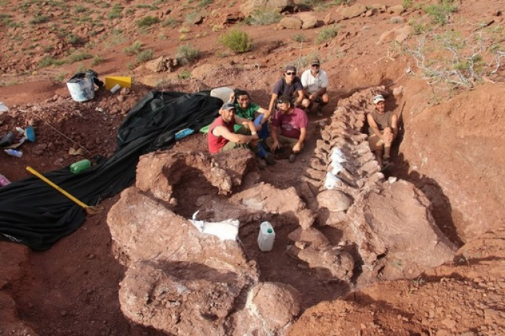 Արգենտինայում հսկայական տիտանոզավրի մնացորդներ են գտել (լուսանկարներ)
