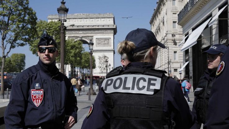Ֆրանսիայում տղամարդը սրով հարձակվել է ոստիկանի վրա