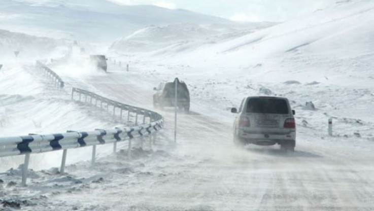 Գեղարքունիքի ճանապարհներին և Սյունիքի մարզի Գորայք-«Զանգեր» ճանապարհին տեղ-տեղ մերկասառույց է