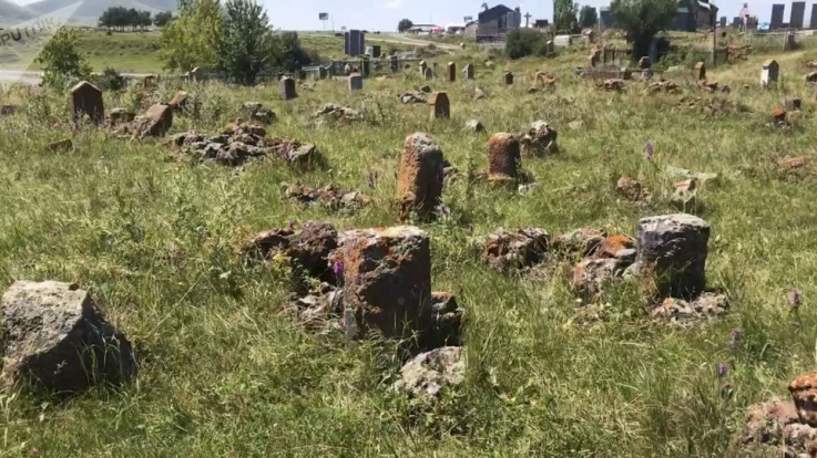 Սրբապղծություն Երևանում․ Էրեբունու ոստիկանները հայտնաբերել են «Նուբարաշենի» գերեզմանները թալանողներին