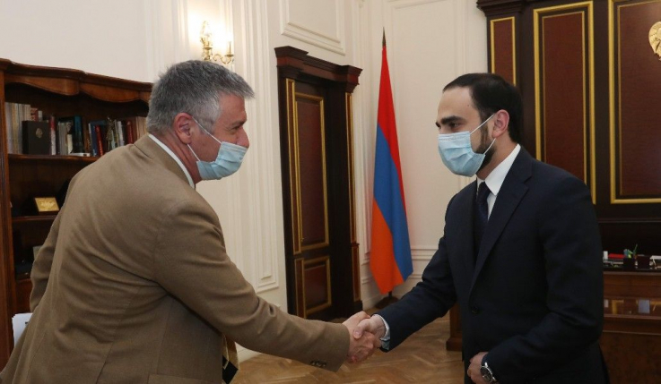 Փոխվարչապետն ընդունել է Ասիական զարգացման բանկի հայաստանյան գրասենյակի տնօրենին