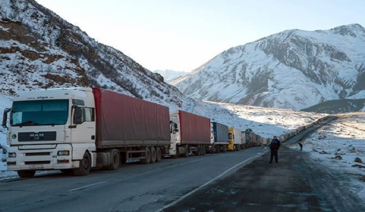 Ստեփանծմինդա-Լարս ավտոճանապարհը փակ է. ռուսական կողմում կուտակված է 348 բեռնատար