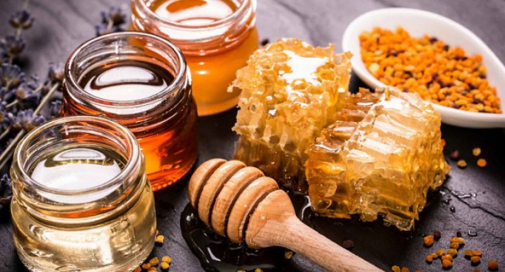 Իմաստ ունի՞ արդյոք սովորական քաղցրավենիքները մեղրով փոխարինել
