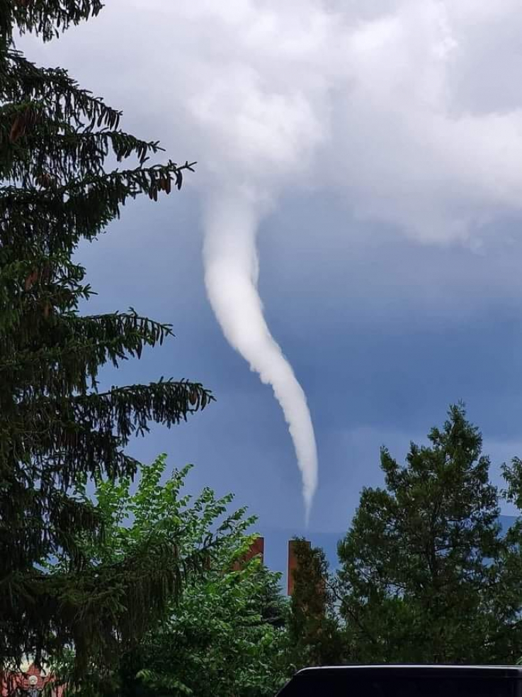 Պտտահողմ  Ստեփանավանում։ Լուսանկարը՝ Տարոն Շաքարյանի 11.06.2021