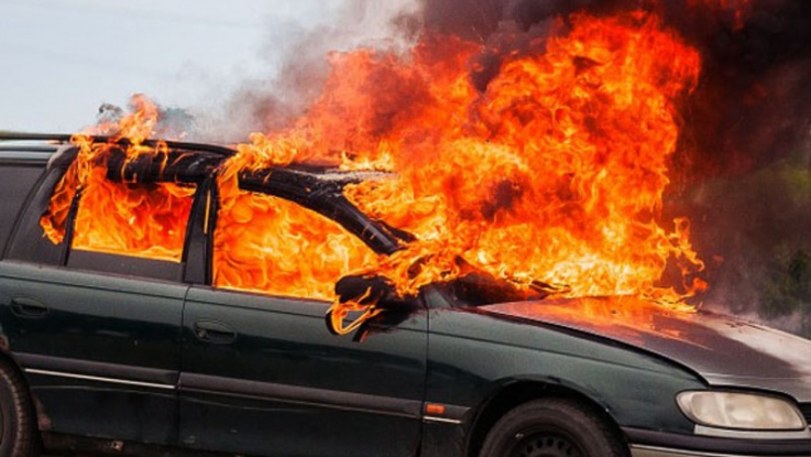 Երևանի Ալիխանյան փողոցում «Opel Vectra» մակնիշի ավտոմեքենա է այրվել. կա վիրավոր