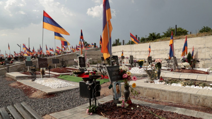 Եռաբլուր զինվորական պանթեոնում ծաղիկներ խոնարհվեցին մեր անմահացած հերոսների հիշատակին