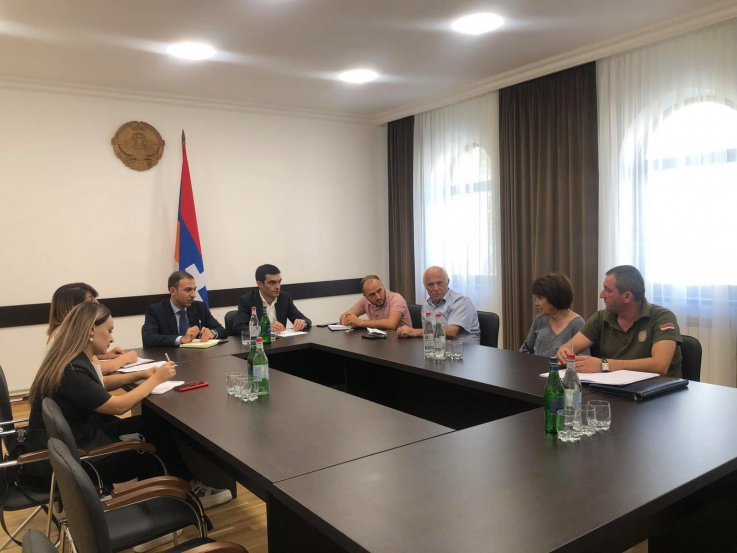 Արցախի ՄԻՊ-ը Երևանում հանդիպել է հասարակական կազմակերպությունների ներկայացուցիչների հետ