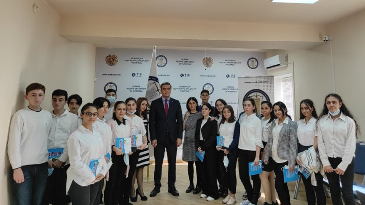 Արման Թաթոյանն օգոստոսի 4-ին ընդունել է Երևանի հ. 181 հիմնական դպրոցի աշակերտներին