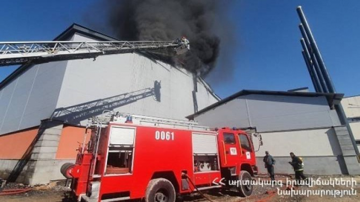 Հրդեհ՝ Երևանում. դեպքի վայր է մեկնել 6 մարտական հաշվարկ