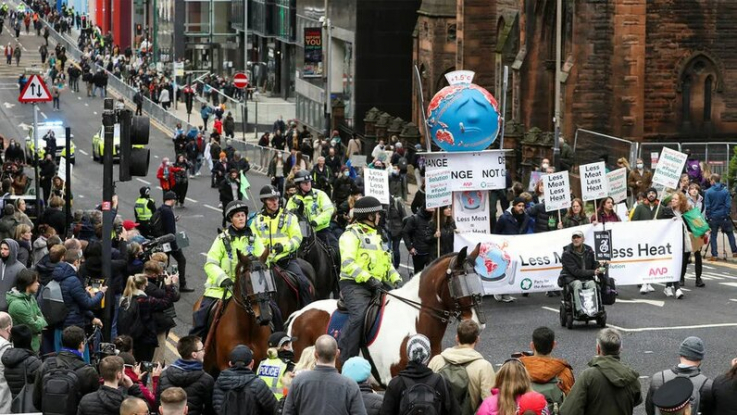 Գլազգոյում էկոակտիվիստների լայնածավալ ցույցի ժամանակ ոստիկանությունը բերման է ենթարկել ավելի քան 20 մարդու