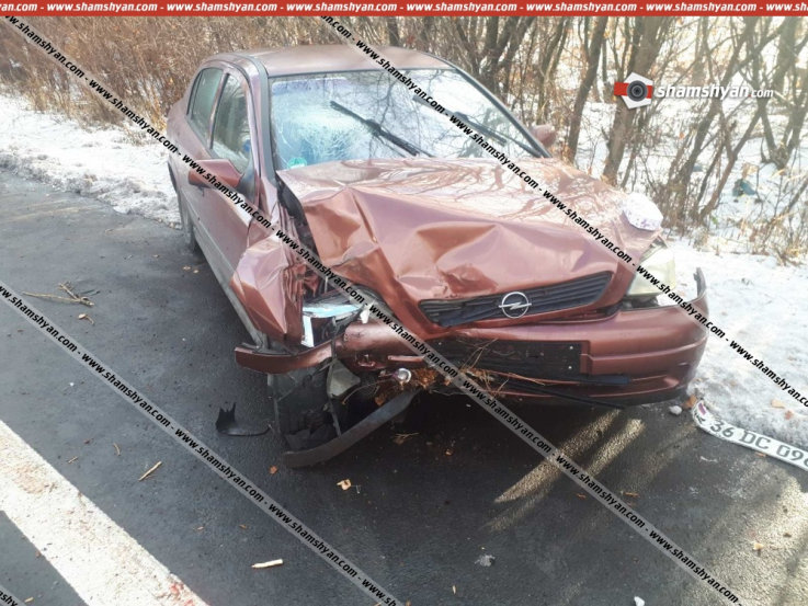 Կոտայքի մարզում 24-ամյա վարորդը Opel-ով արագաչափի մոտ բախվել է ծառին, կա 4 վիրավոր