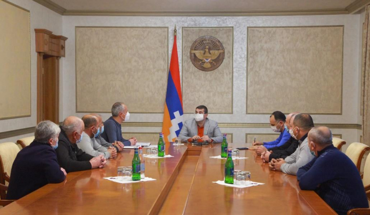 ԱՀ նախագահը հանդիպել է Արցախի երրորդ պատերազմում զոհված և անհայտ կորած զինծառայողների հարազատների հետ