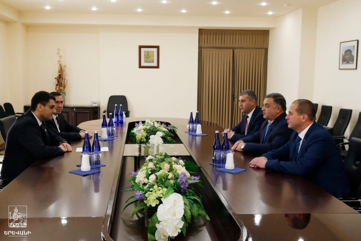 Երևանի քաղաքապետ Հրաչյա Սարգսյանը հանդիպել է Ստեփանակերտի իր գործընկերոջ հետ