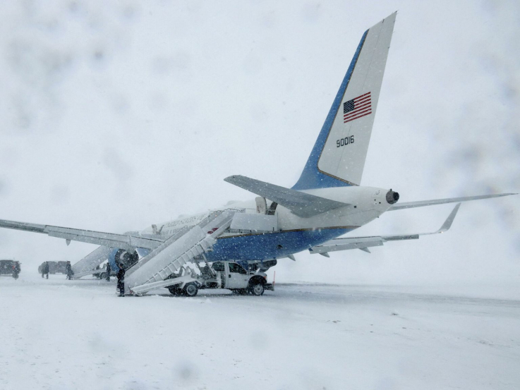 Ջո Բայդենի ինքնաթիռը ընկել է ուժգին փոթորիկի մեջ