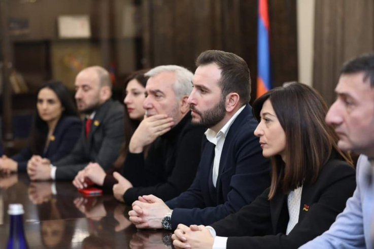 ՔՊ պատգամավորները Շիրակի մարզում հանդիպել են գերիների հարազատներին