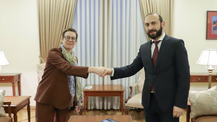 ՀՀ ԱԳ նախագահն ու Ֆրանսիայի դեսպանը քննարկել են Ադրբեջանի ներխուժման հետևանքով Լեռնային Ղարաբաղում ստեղծված իրավիճակը