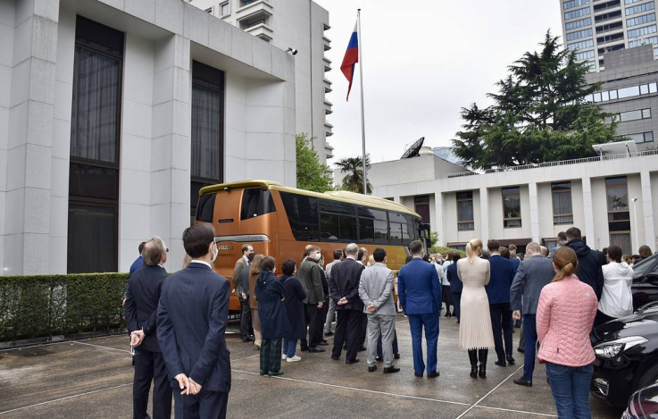 Ճապոնիայից վտարված ռուս դիվանագետները լքում են Տոկիոն