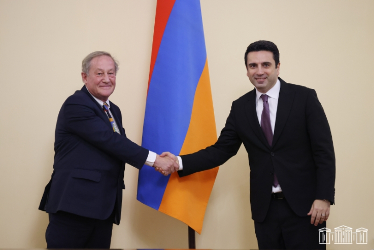 Ալեն Սիմոնյանն ընդունել է Ֆրանսիա-Հայաստան բարեկամական խմբի պատվիրակությանը