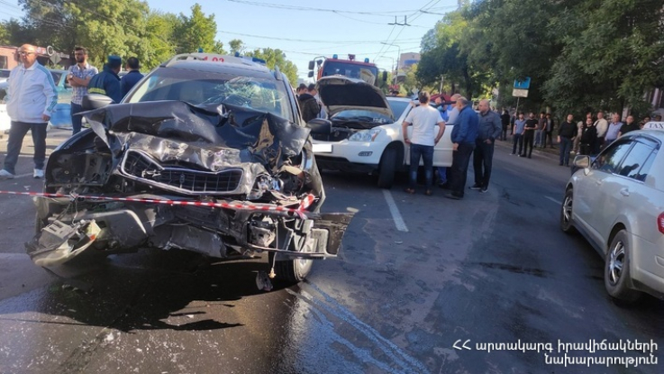 Խոշոր վթար Արշակունյաց պողոտայում. կան տուժածներ