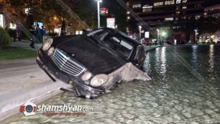 30-ամյա վարորդը Mercedes-ով կողաշրջված վիճակում հայտնվել է Կարապի լճում