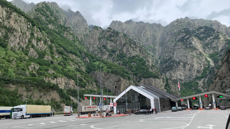 Լարսը բաց է բոլոր տեսակի տրանսպորտային միջոցների համար.ԱԻՆ