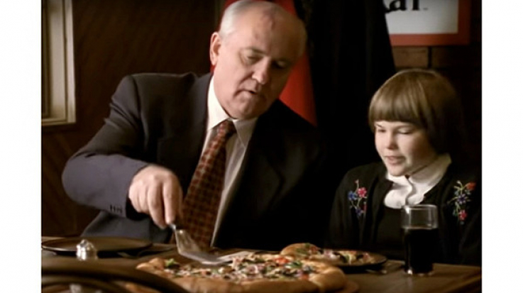 Միխայիլ Գորբաչովը Pizza Hut-ի գովազդում  (տեսանյութ)